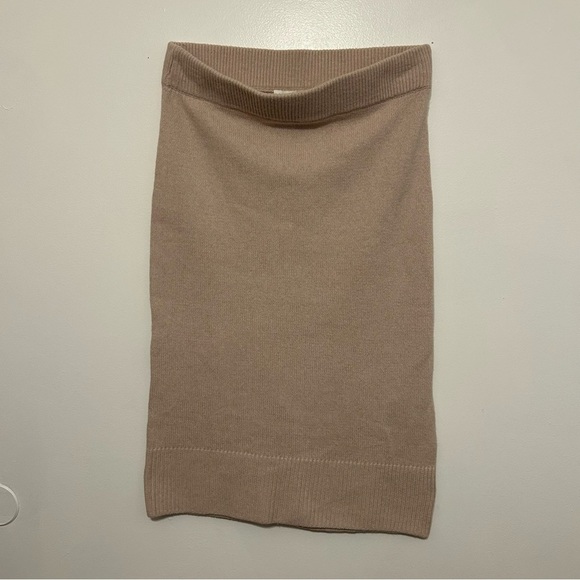 H&M • Ribbed Midi Pencil Skirt - Picture 3 of 7